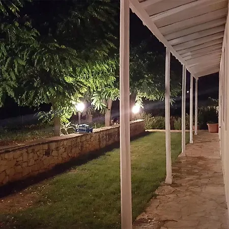 1 Bedroom Amazing In Holiday home *